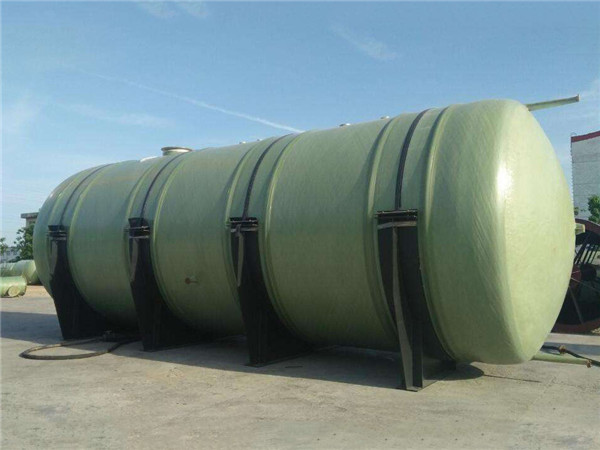 5e157676efab5.jpg 玻璃鋼運輸罐1.jpg